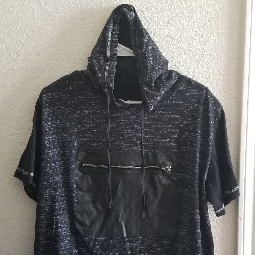 Mens shirt with zipper and hoodie. 👁❤offers.